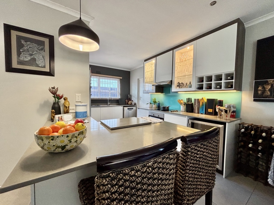 3 Bedroom Property for Sale in Sunningdale Western Cape
